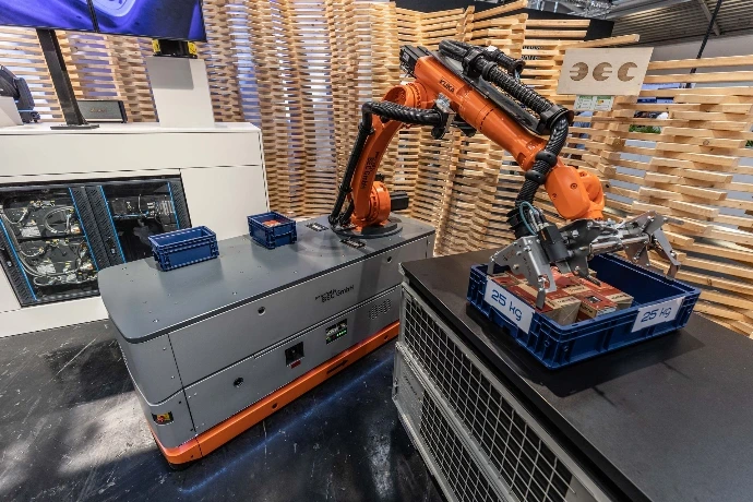 Flexible Mobile Automation for Modern Manufacturing